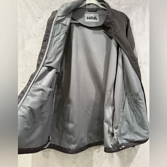 NRA Men’s Soft Shell Jacket Full Zip Black And Grey Size XL - Picture 8 of 9